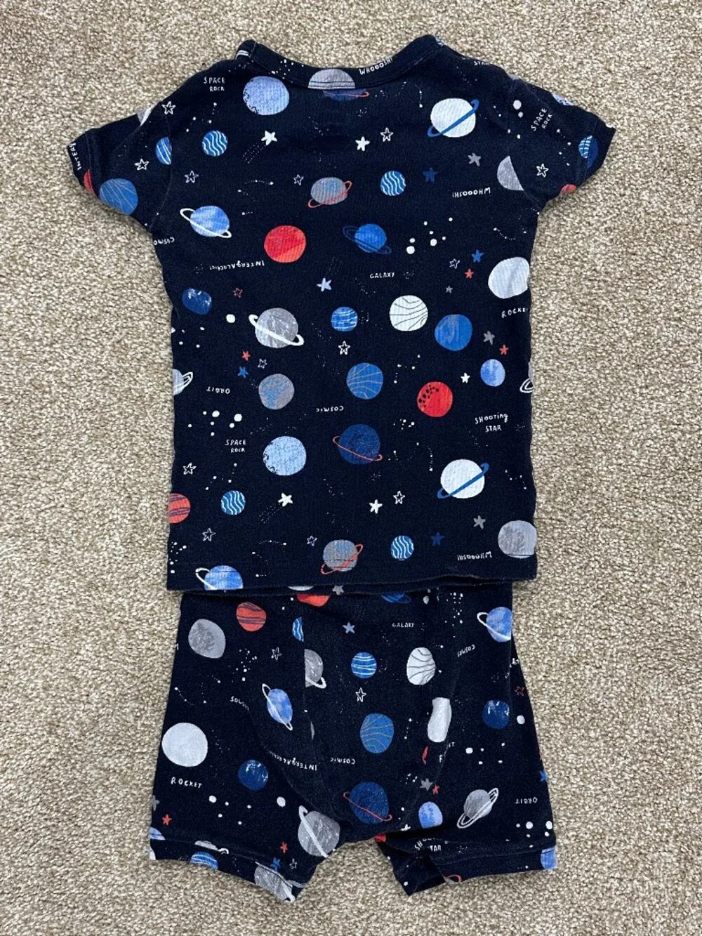 GAP sets pajamas
